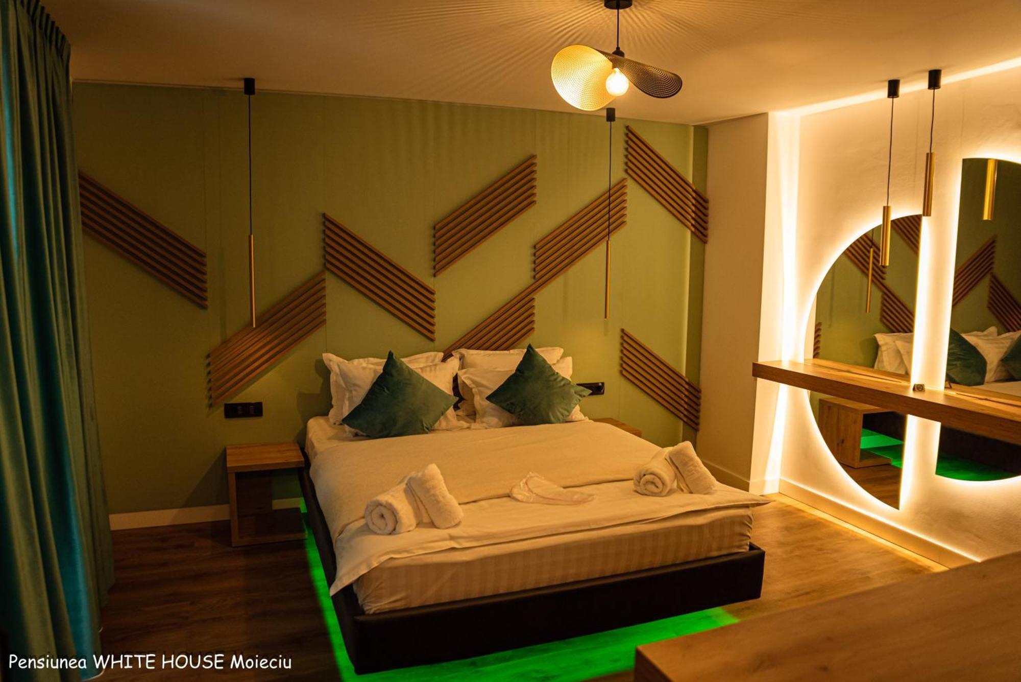 White House Moieciu Hotel Moieciu de Jos Buitenkant foto