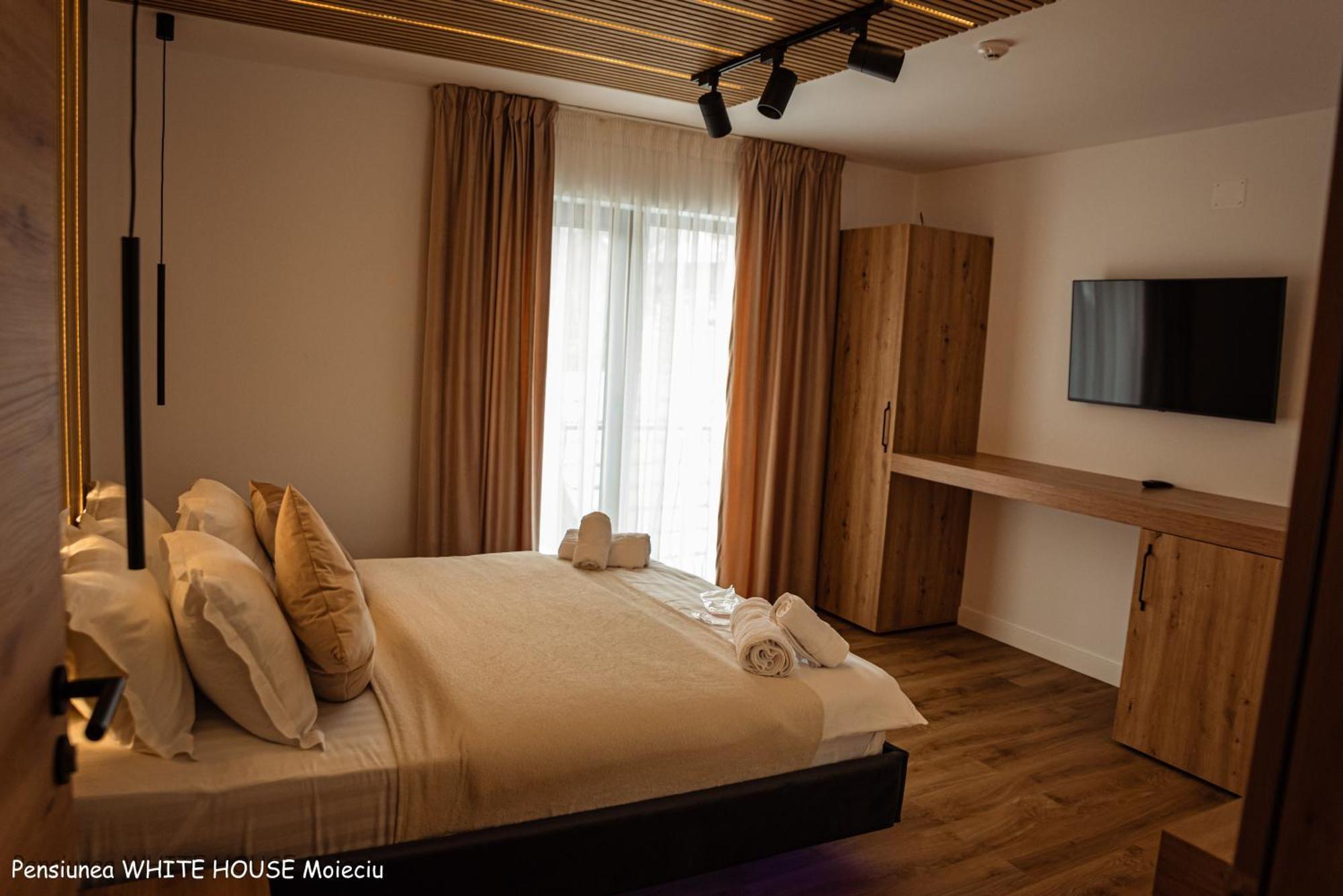 White House Moieciu Hotel Moieciu de Jos Buitenkant foto