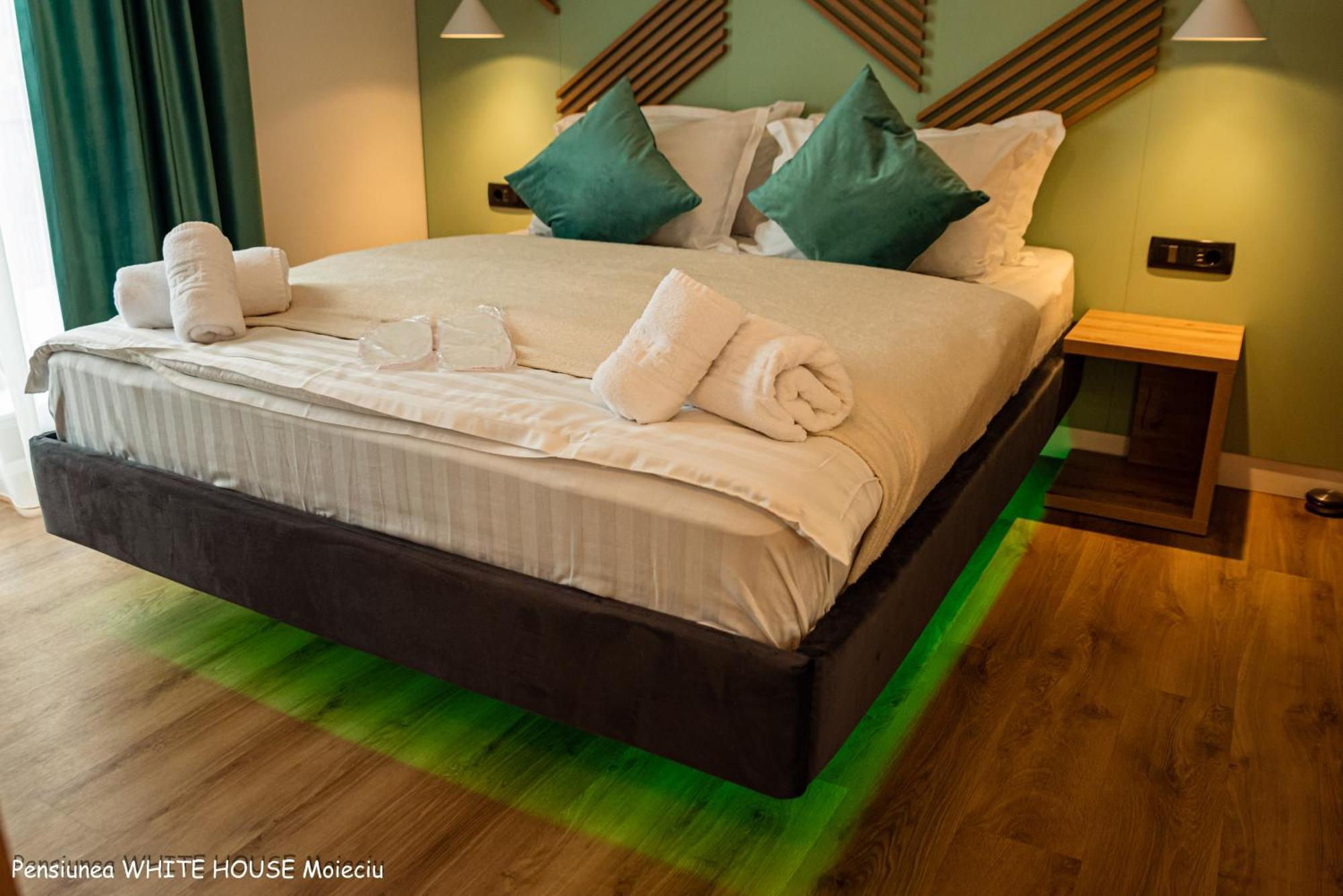 White House Moieciu Hotel Moieciu de Jos Buitenkant foto